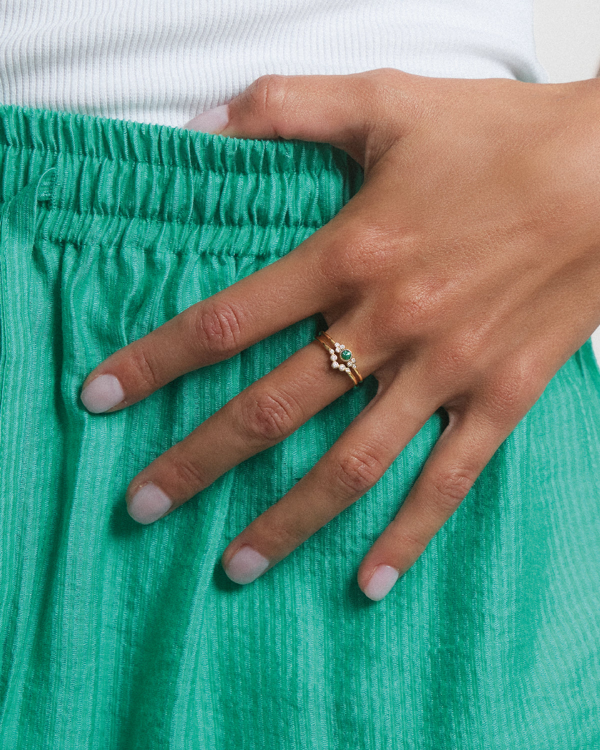 Bague chevron vintage en or et pierres naturelles