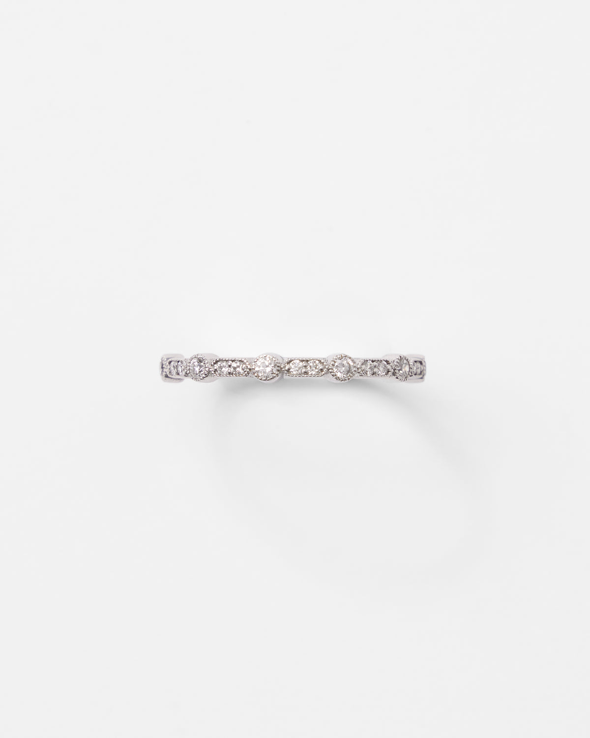 Bague demi-alliance vintage en or et diamants