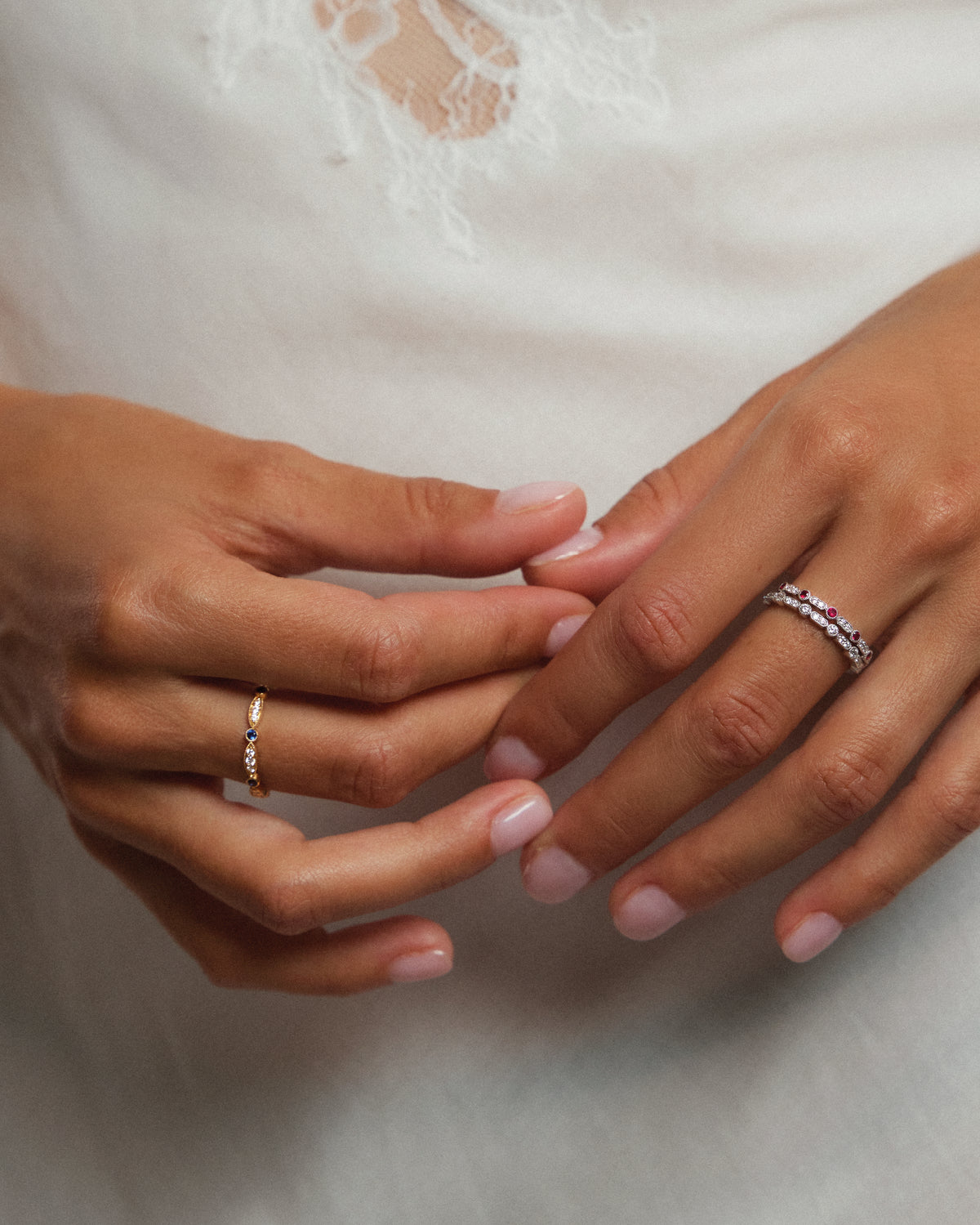 Bague demi-alliance vintage en or et diamants