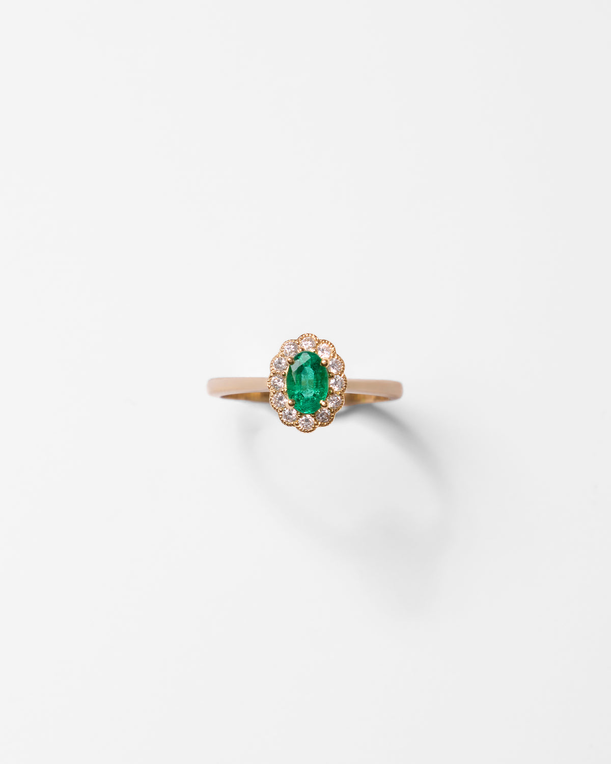 Bague marguerite en or et pierres précieuses