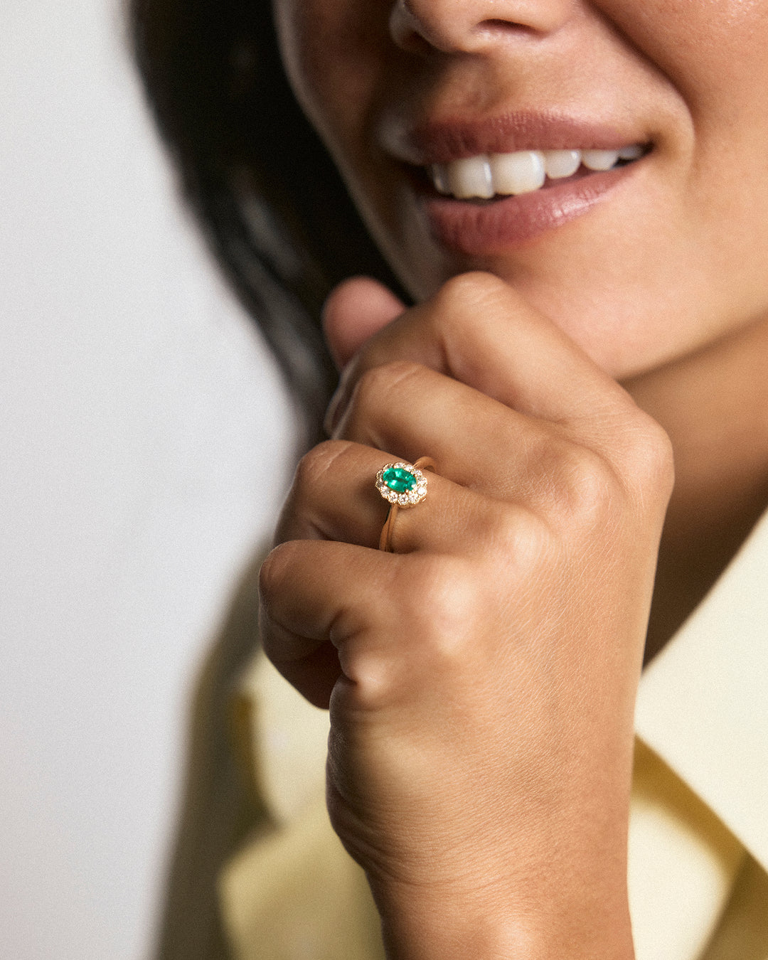 Bague marguerite en or et pierres précieuses
