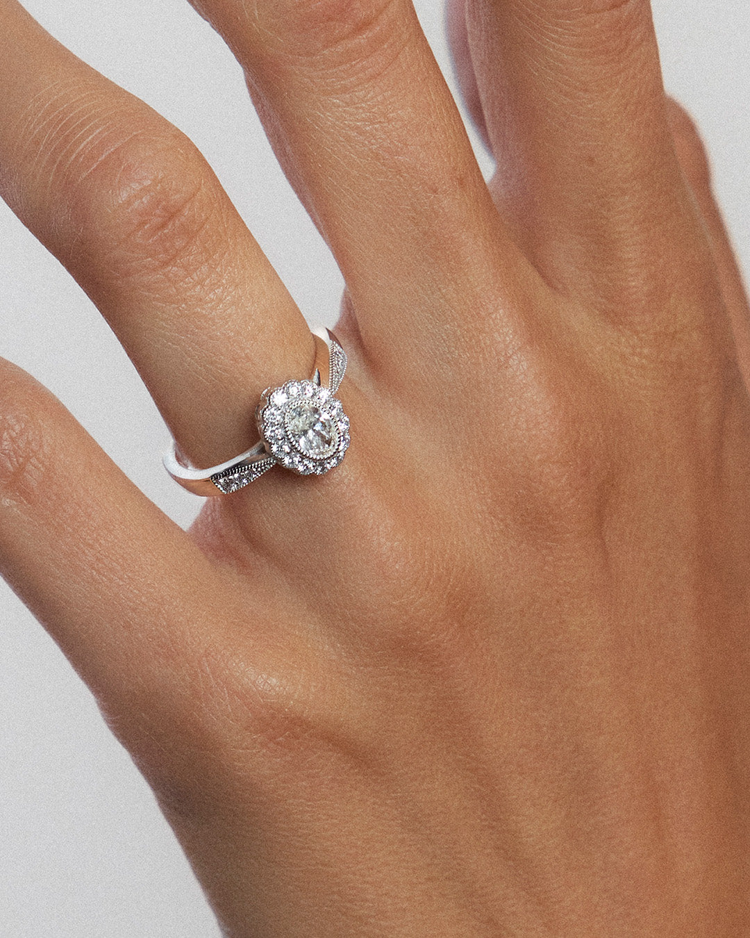 Bague marguerite vintage en or et diamants
