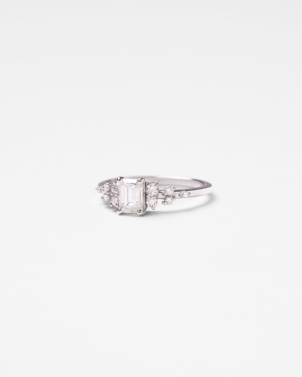 Bague Nova en or blanc et diamant taille émeraude