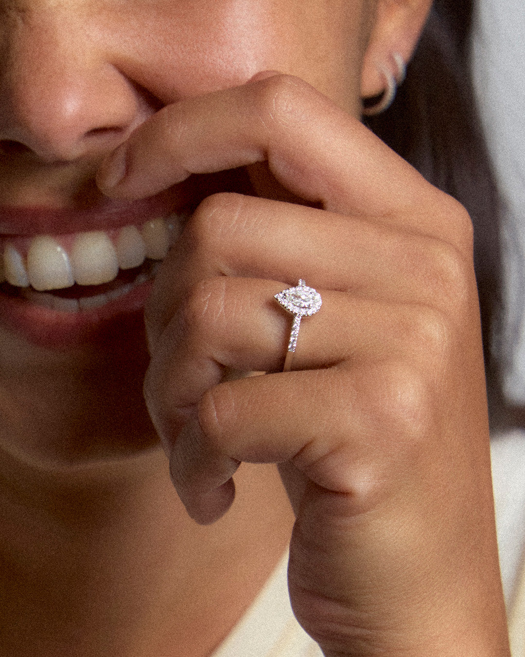 Bague solitaire en or et diamant poire