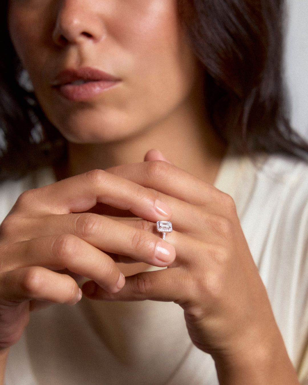 Bague solitaire en or et diamant taille émeraude