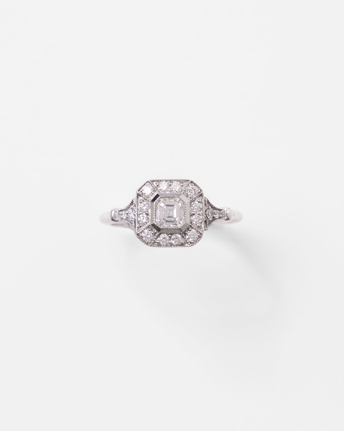 Bague vintage en or et diamant asscher