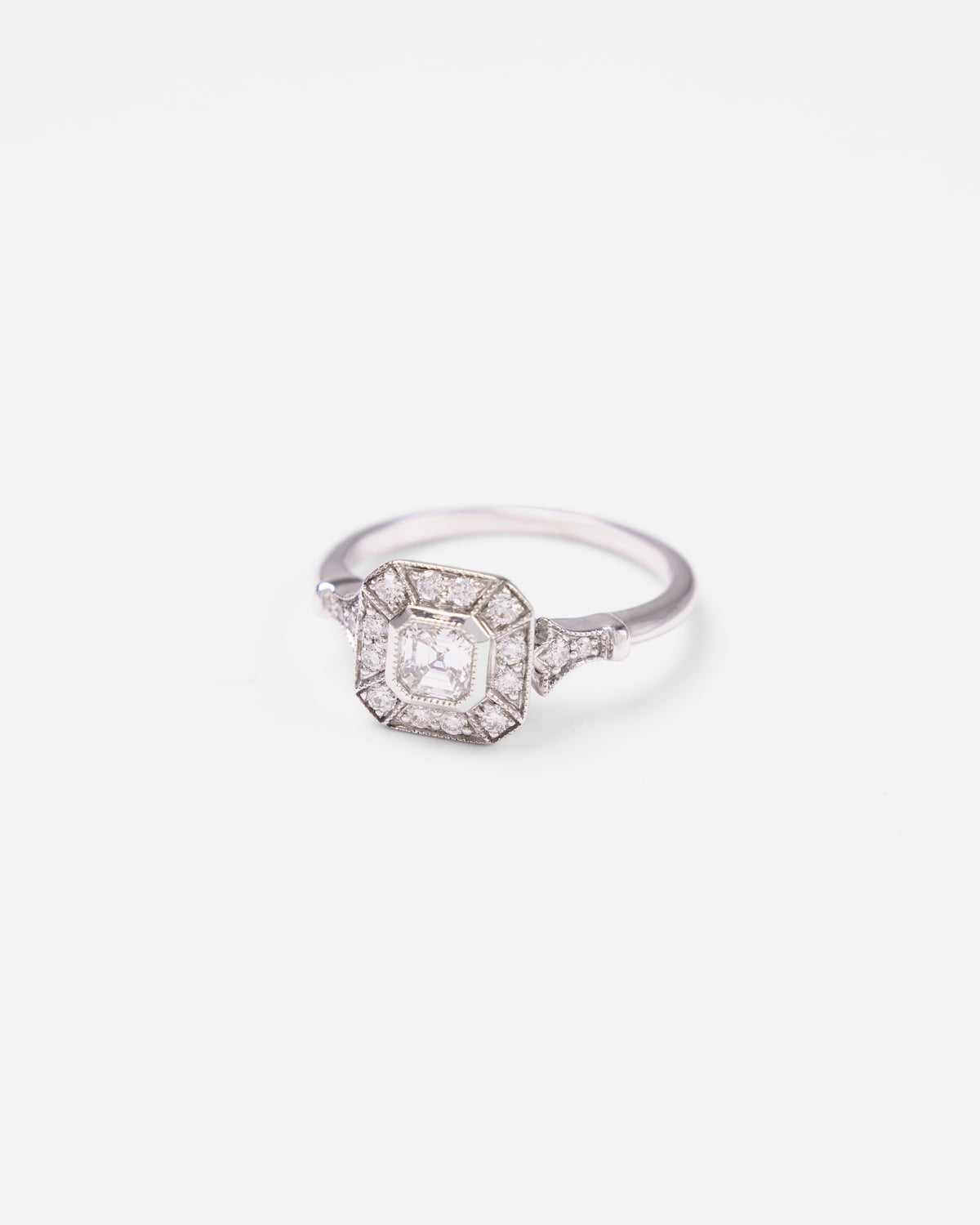 Bague vintage en or et diamant asscher