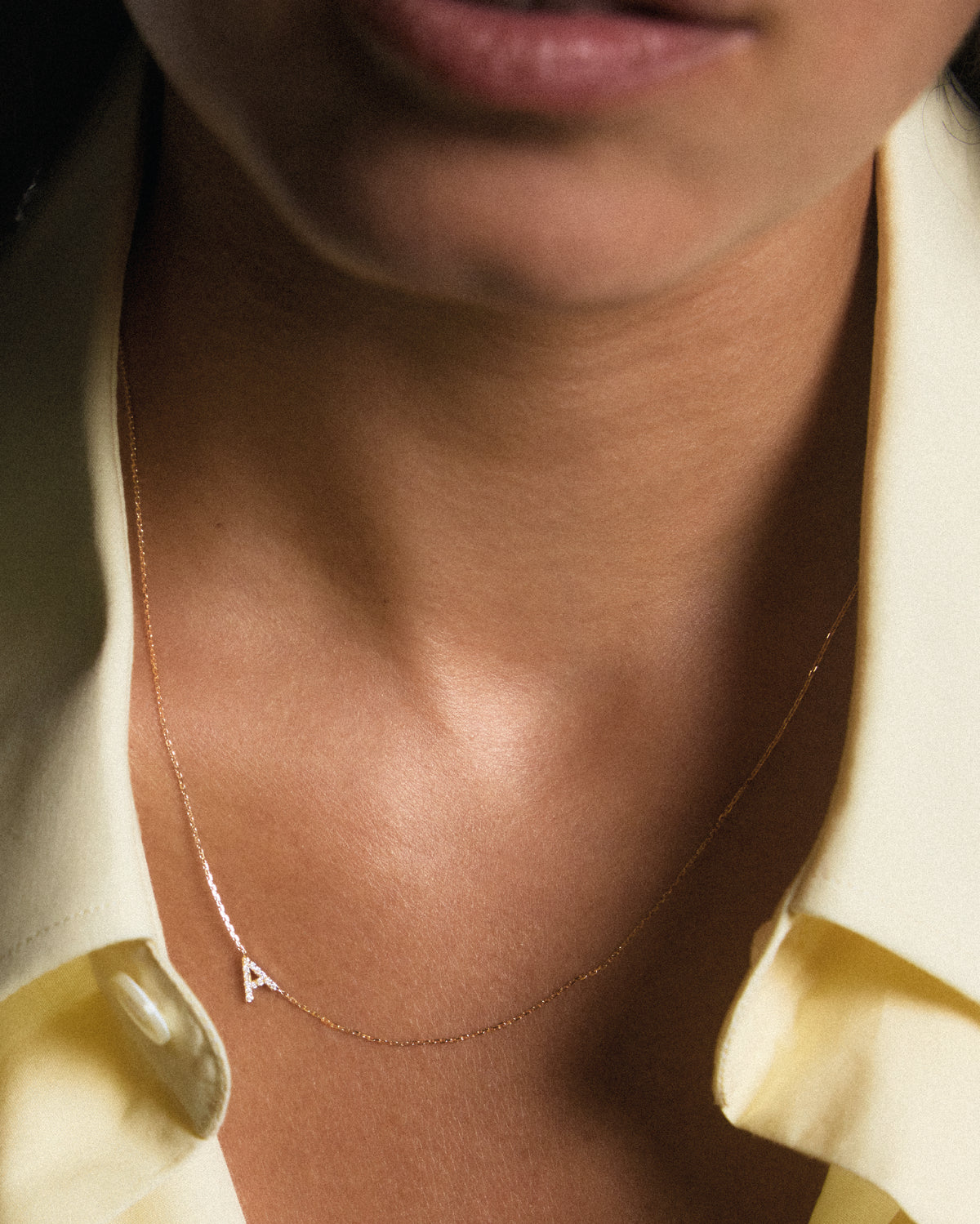 Collier lettre classique or et diamants