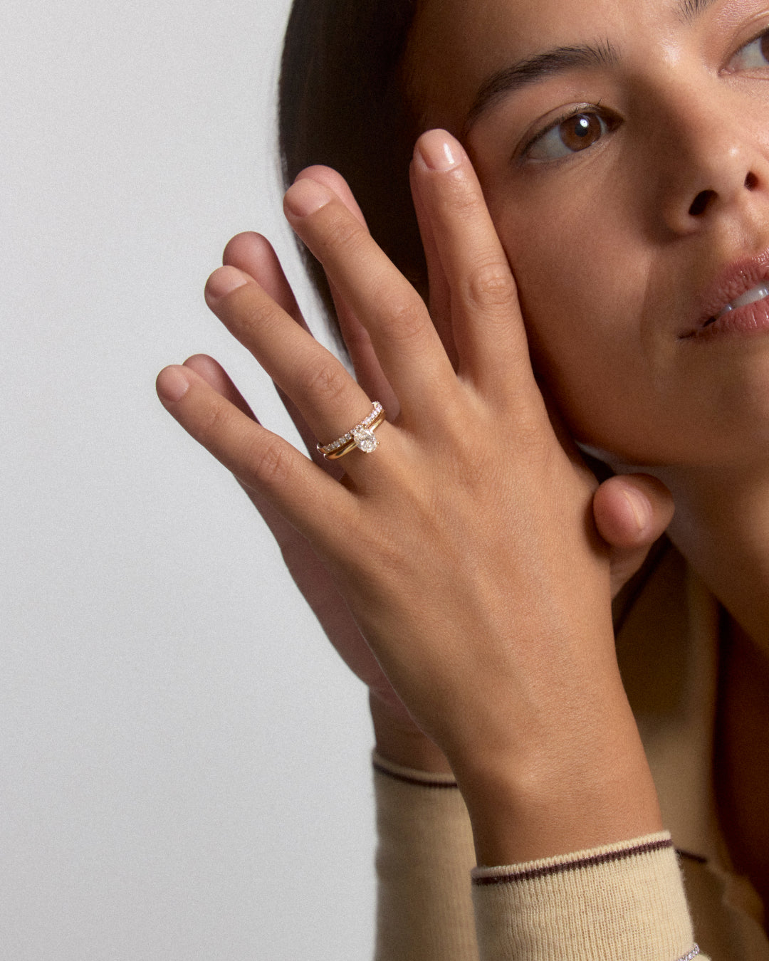 Demi-alliance en or et diamants
