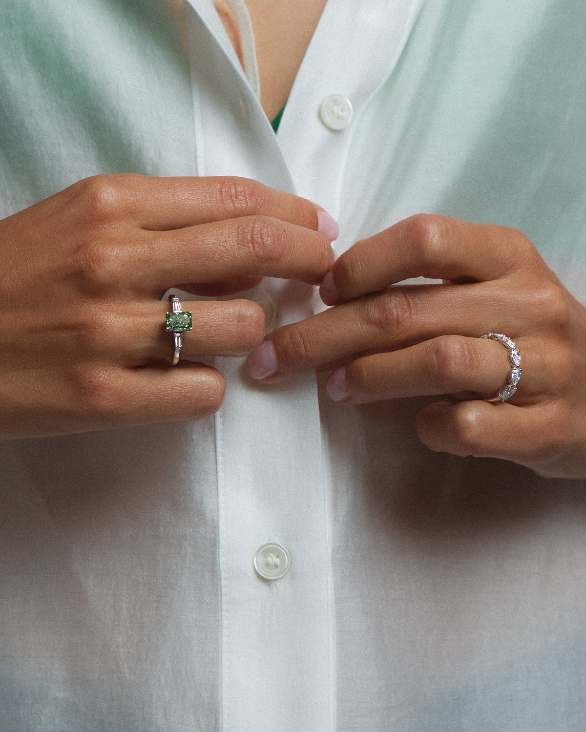 Demi-alliance en or et diamants poire