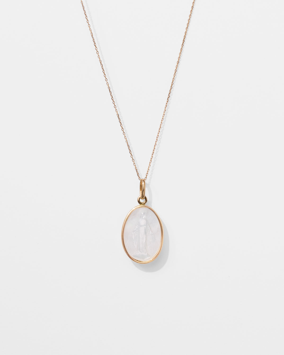Pendentif médaille en nacre