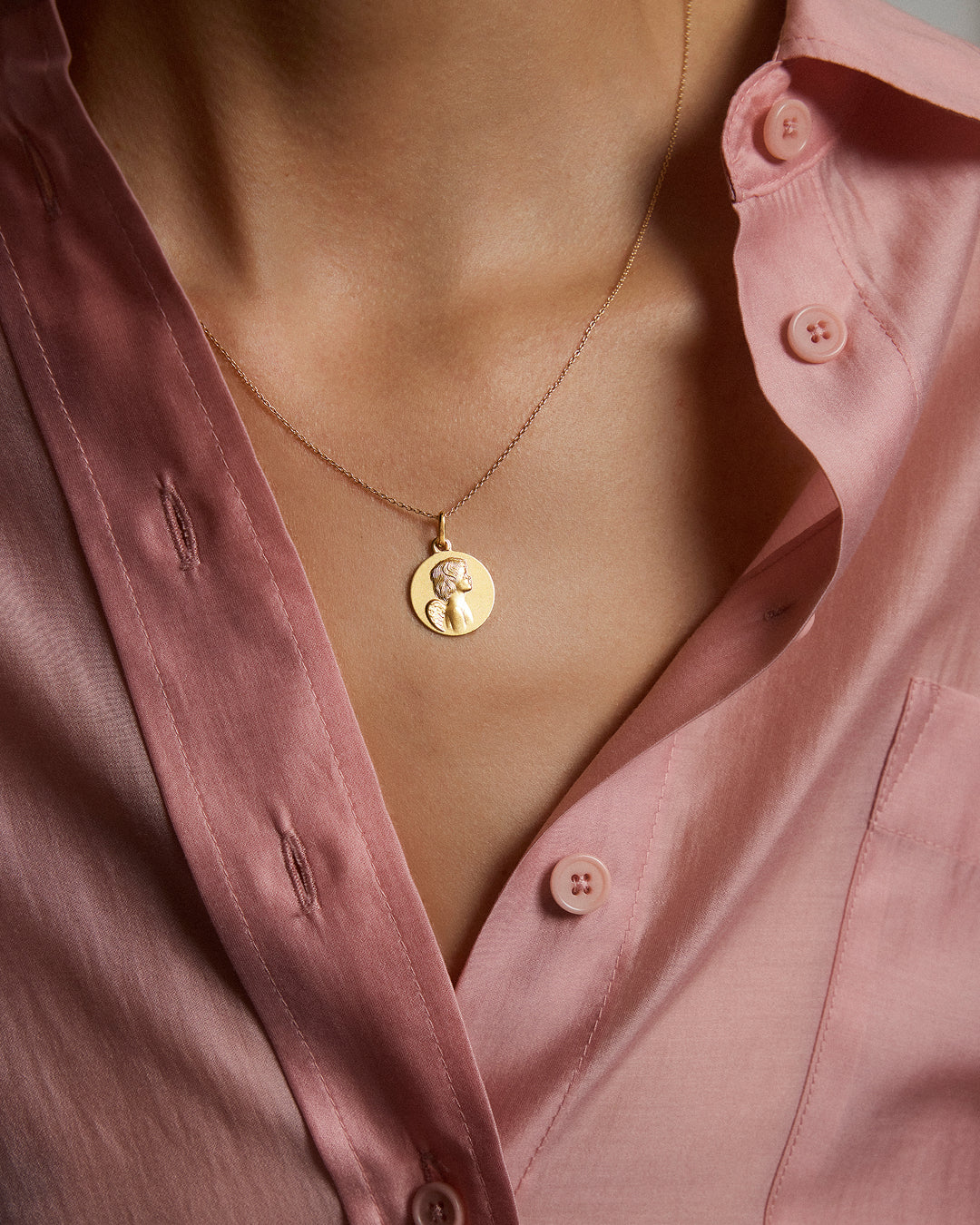 Collier médaille en or