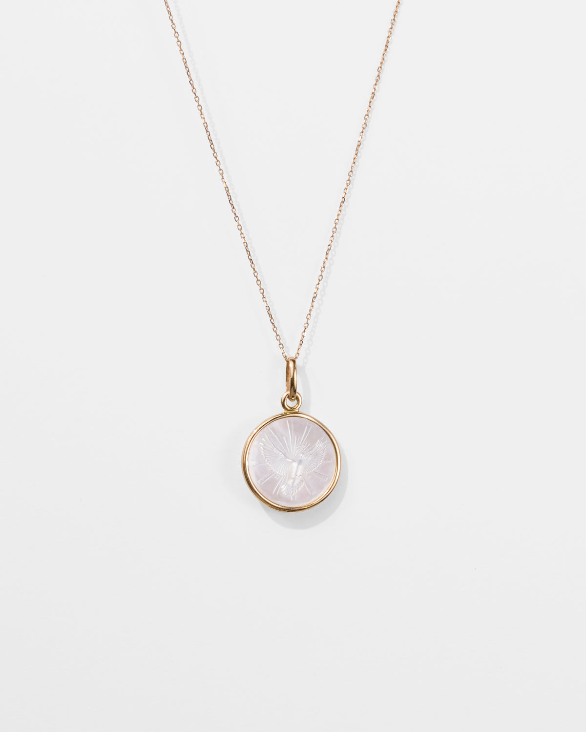 Collier avec médaille en nacre