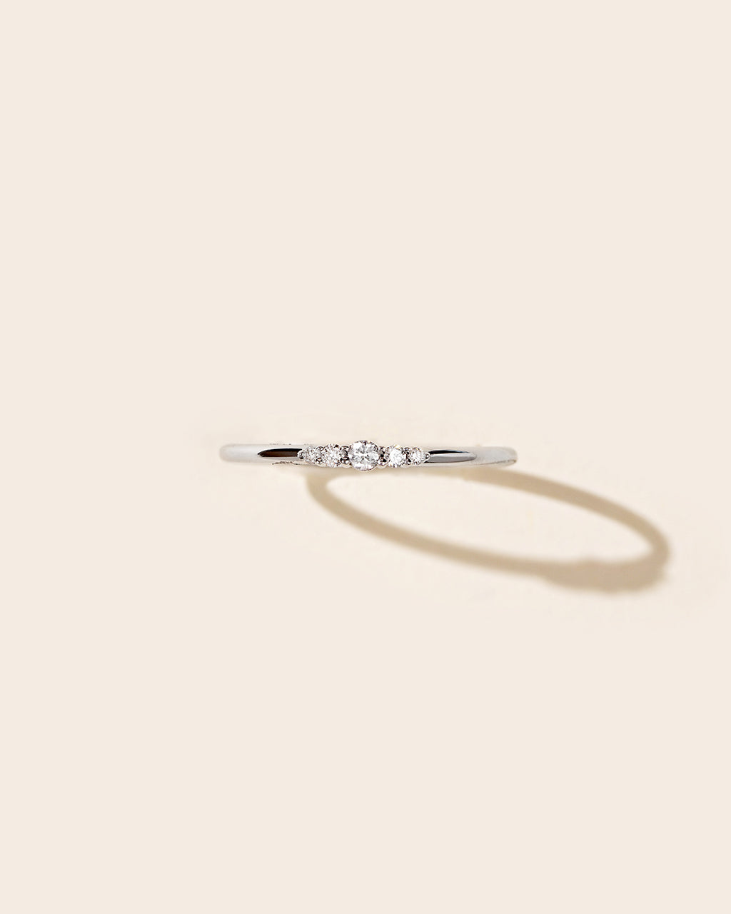 Bague fine joaillerie sertie de diamants