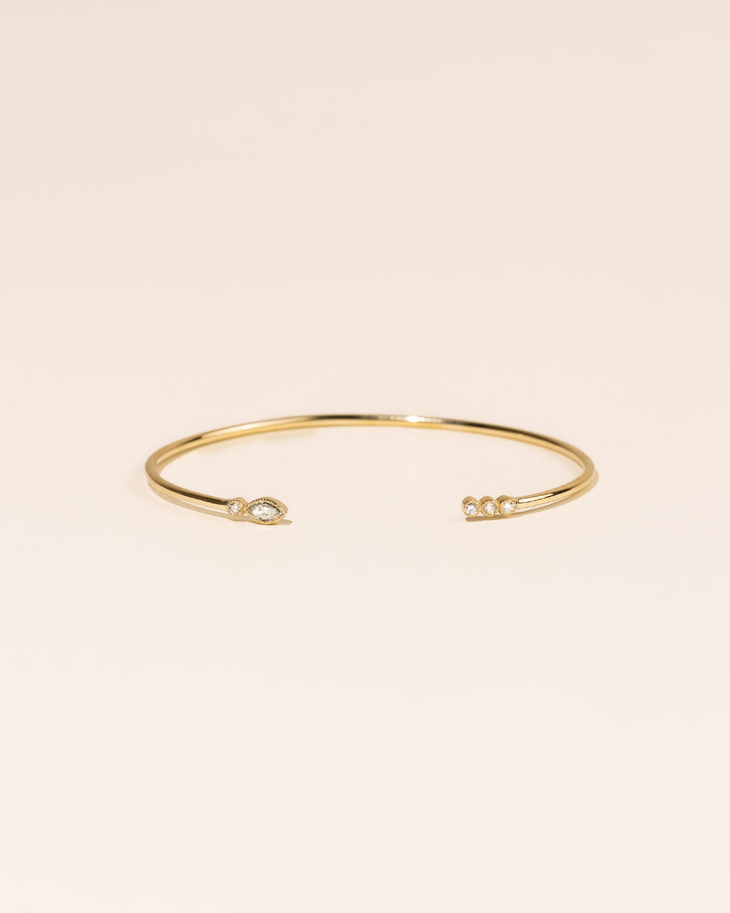 Bracelets joncs vintage en or jaune et diamants 